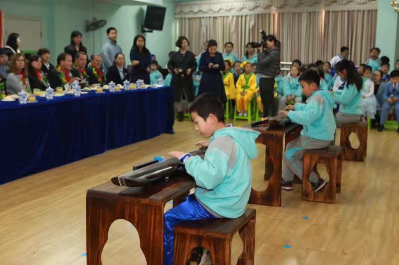 诺贝尔摇篮小学国乐团展示图片集