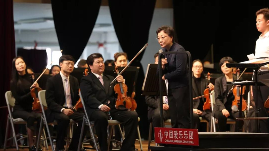 名团奏名曲,美妙乐音颂扬美丽祖国