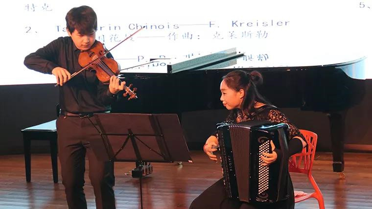 暑假期间央院手风琴专业学生在三项重要赛事中获得多项大奖