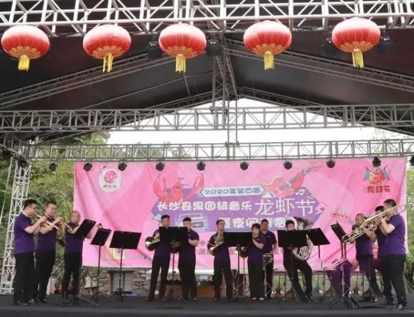 夏日浔龙河，景乐交融更动人