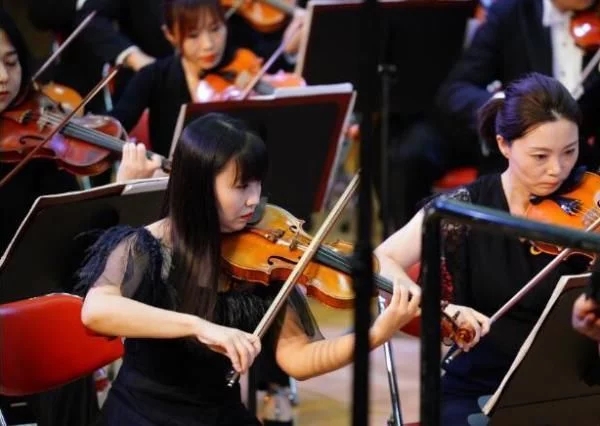 河北交响乐团“云直播”专场音乐会致敬英雄