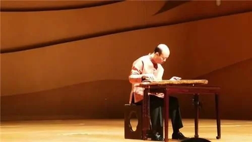 蜀山琴侠 曾成伟先生古琴独奏音乐会在唐举行